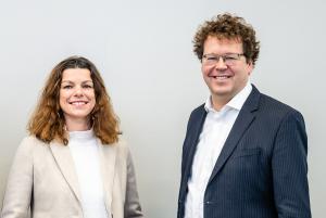Neu im Management: Sophie Genty verantwortet Produkt und Technologie bei compleet und Joerg von Taub (Die Bildrechte liegen bei dem Verfasser der Mitteilung.) Neu im Management: Sophie Genty verantwortet Produkt und Technologie bei compleet und Joerg von Taub (Die Bildrechte liegen bei dem Verfasser der Mitteilung.)