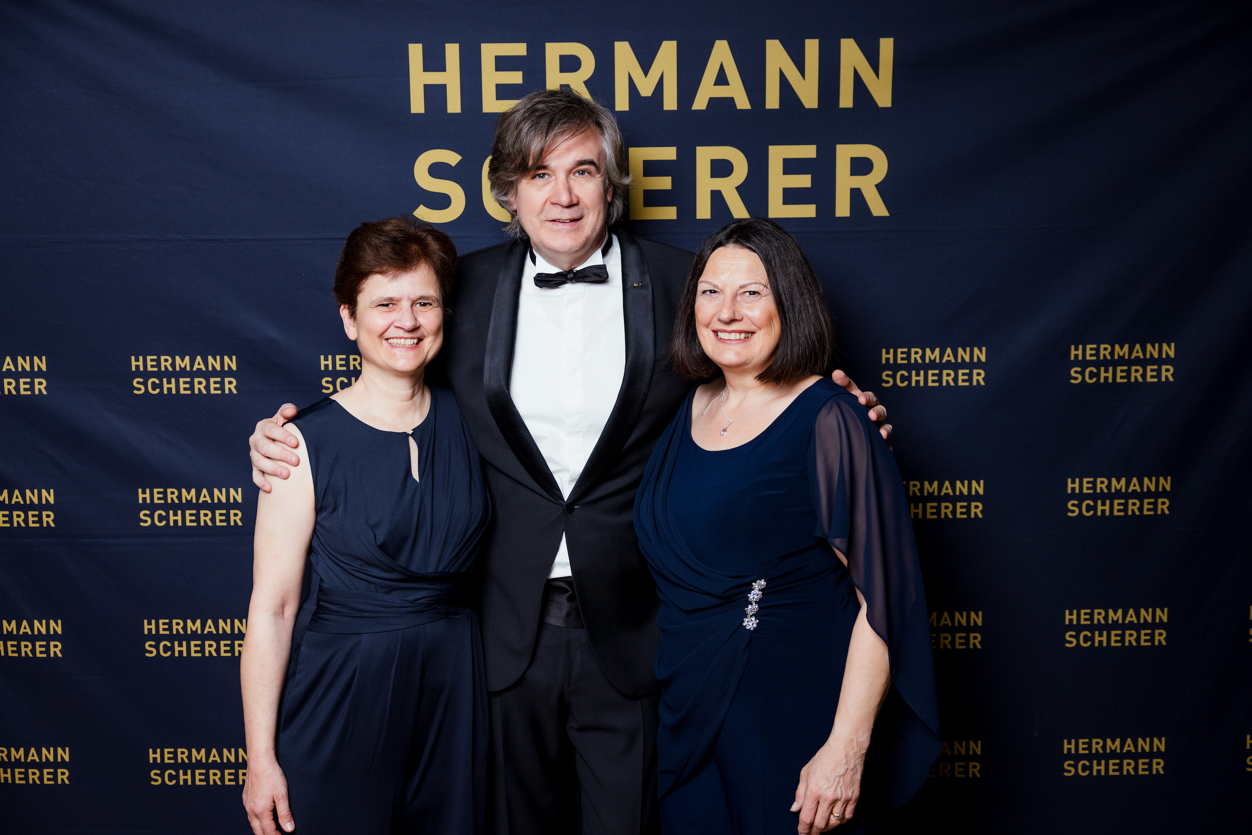 Gabriele Ries und Annette Schoeneck mit Hermann Scherer;Foto:Christina Pörsch Gabriele Ries und Annette Schoeneck mit Hermann Scherer;Foto:Christina Pörsch