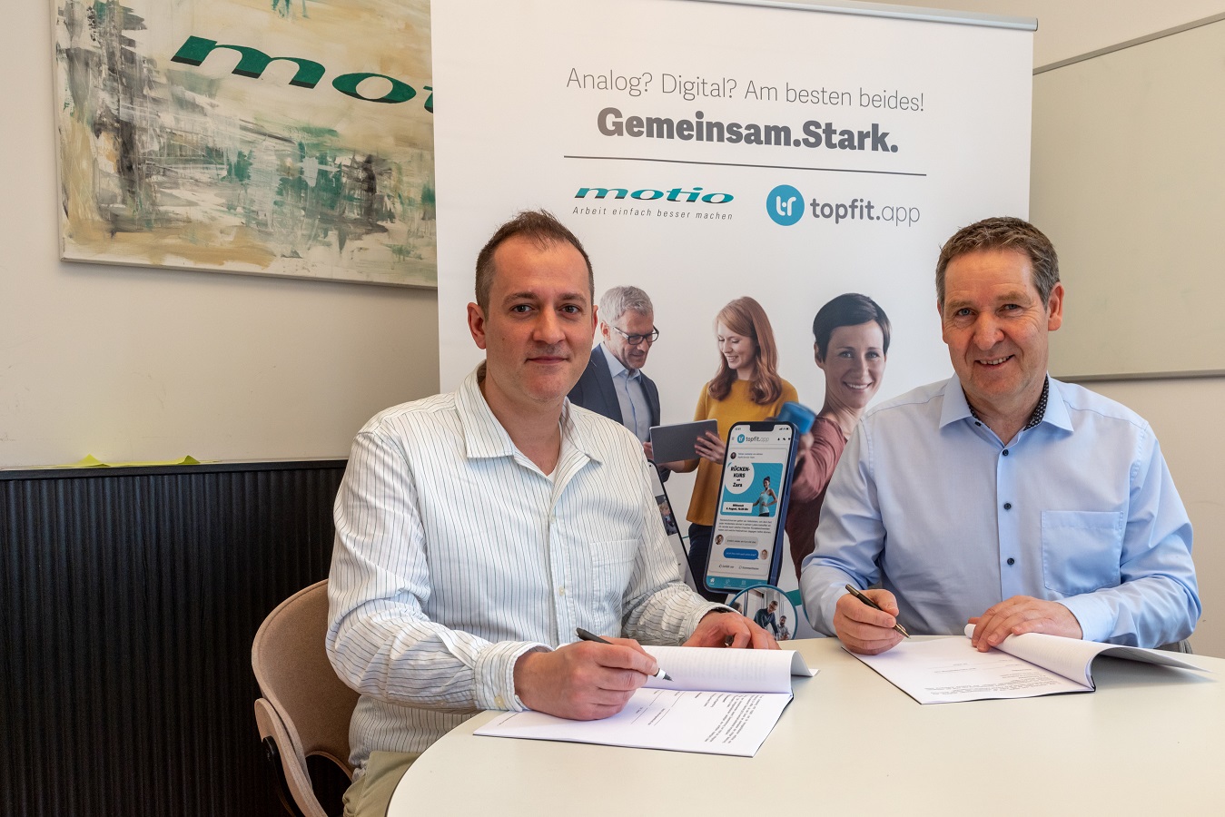 v.l.n.r. - Roman Klare, CEO der Topfit GmbH, und Dirk Schulten, Geschäftsführer der Motio Verbund GmbH