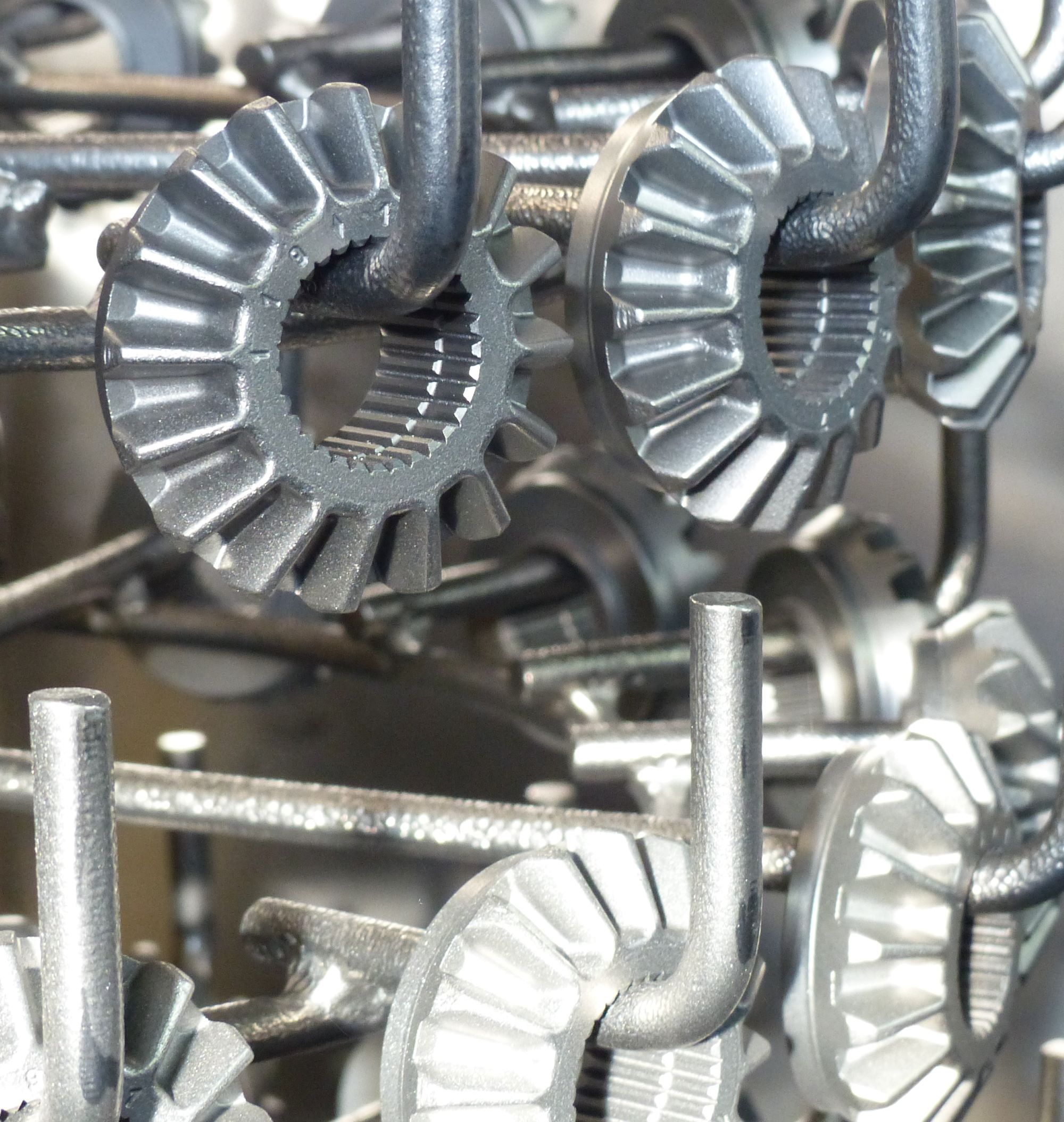 Das Shot Peening optimiert dauerschwingbelastete Bauteile (Die Bildrechte liegen bei dem Verfasser der Mitteilung.)