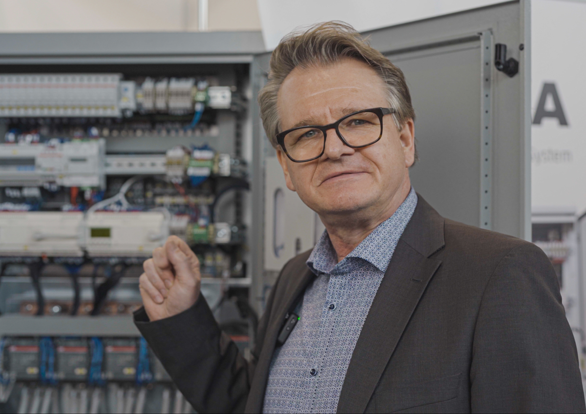 Prof. Dr. Jörg Bausch:"Das System ist wegen seiner Einfachheit genial!" (Die Bildrechte liegen bei dem Verfasser der Mitteilung.) Prof. Dr. Jörg Bausch:"Das System ist wegen seiner Einfachheit genial!" (Die Bildrechte liegen bei dem Verfasser der Mitteilung.)