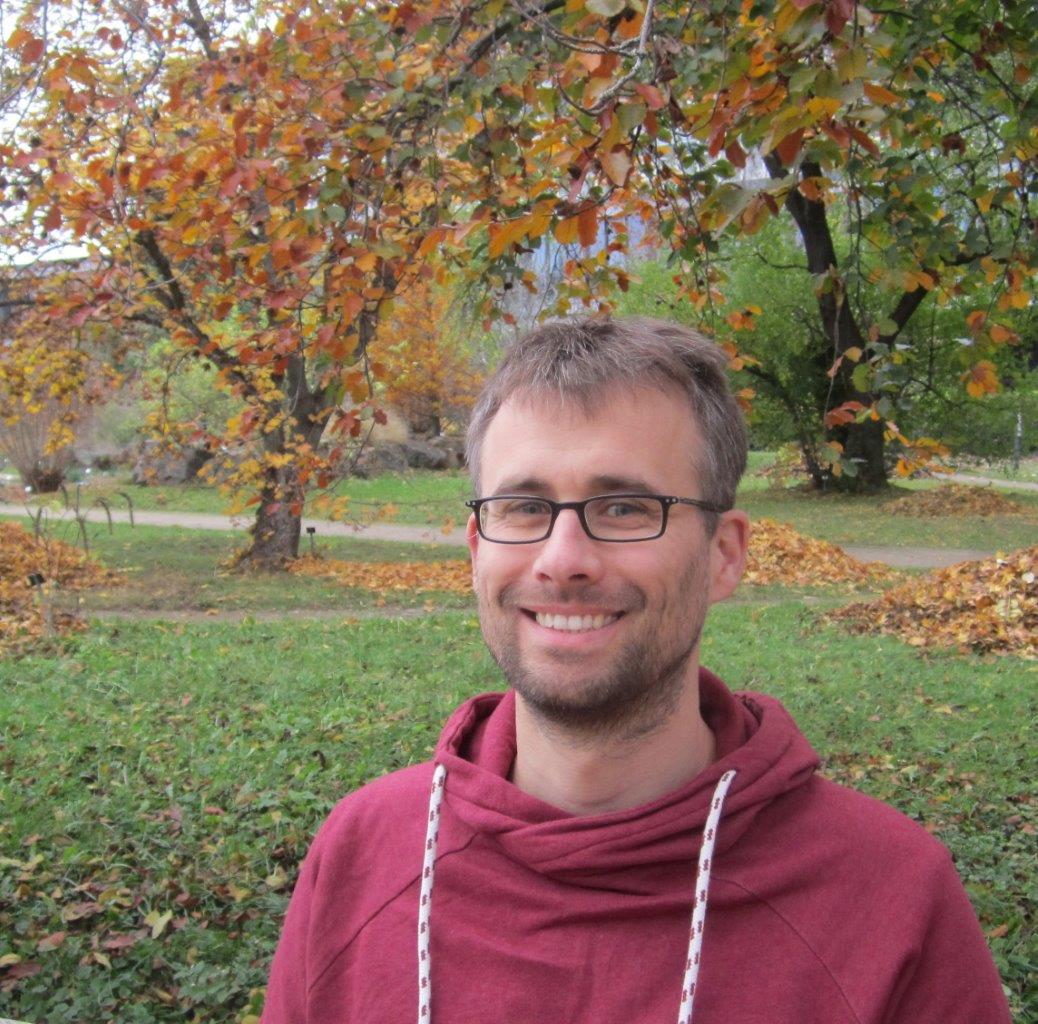 Christian Dreher ist Ergotherapeut und hat die Gruppenintervention „Achtsamkeit erleben“ entwickelt Christian Dreher ist Ergotherapeut und hat die Gruppenintervention „Achtsamkeit erleben“ entwickelt