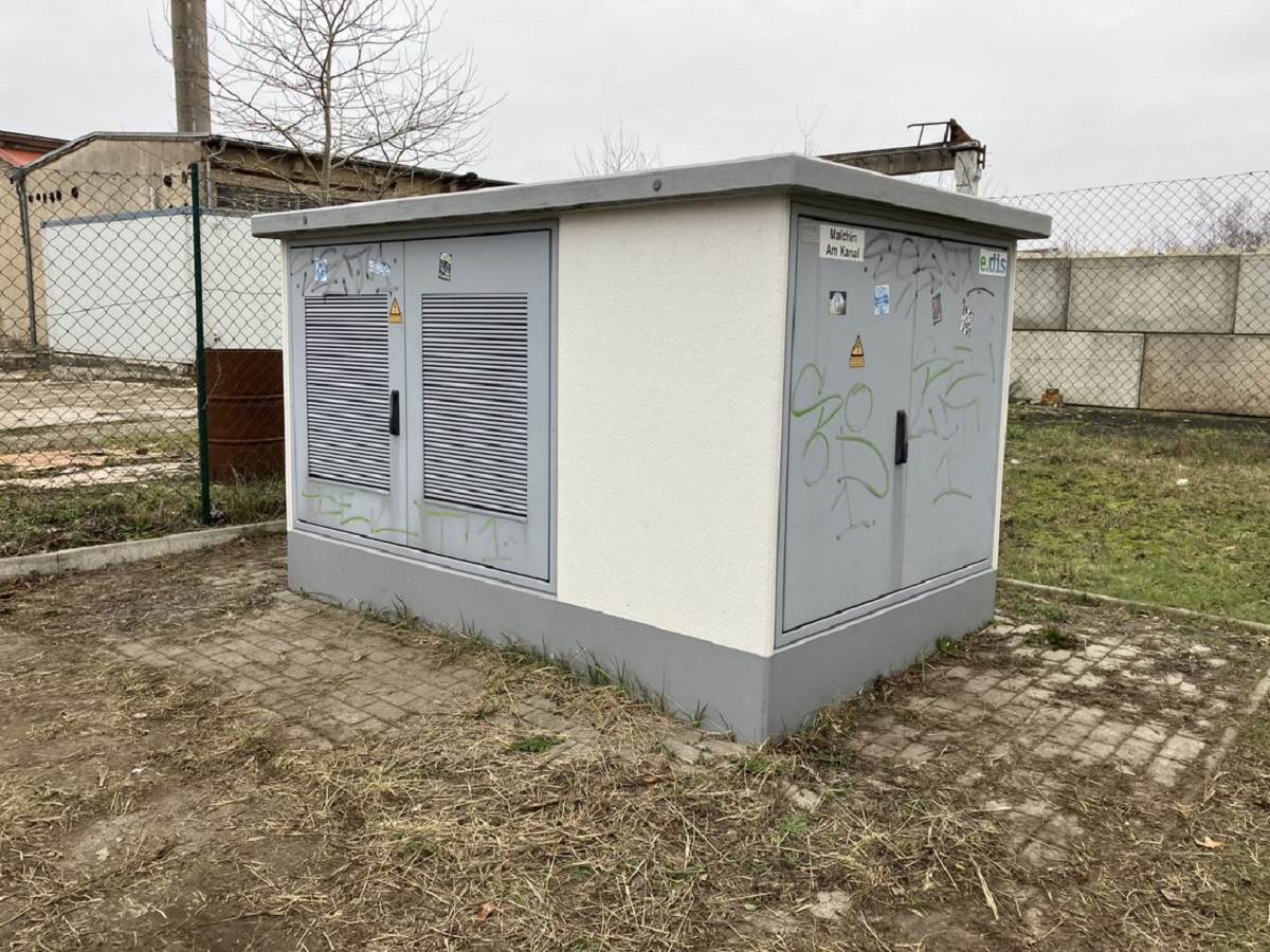 Digitalisierung beim Stromnetz: E.DIS hat die Ortsnetzstation in Malchin (Mecklenburg-Vorpommern) aufgerüstet. Digitalisierung beim Stromnetz: E.DIS hat die Ortsnetzstation in Malchin (Mecklenburg-Vorpommern) aufgerüstet.