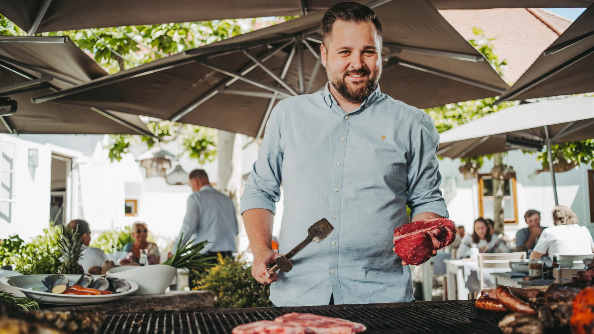 Johannes Müllner, Fleisch-Experte des Online-Supermarkt Knuspr (Bildquelle: @Knuspr) Johannes Müllner, Fleisch-Experte des Online-Supermarkt Knuspr (Bildquelle: @Knuspr)