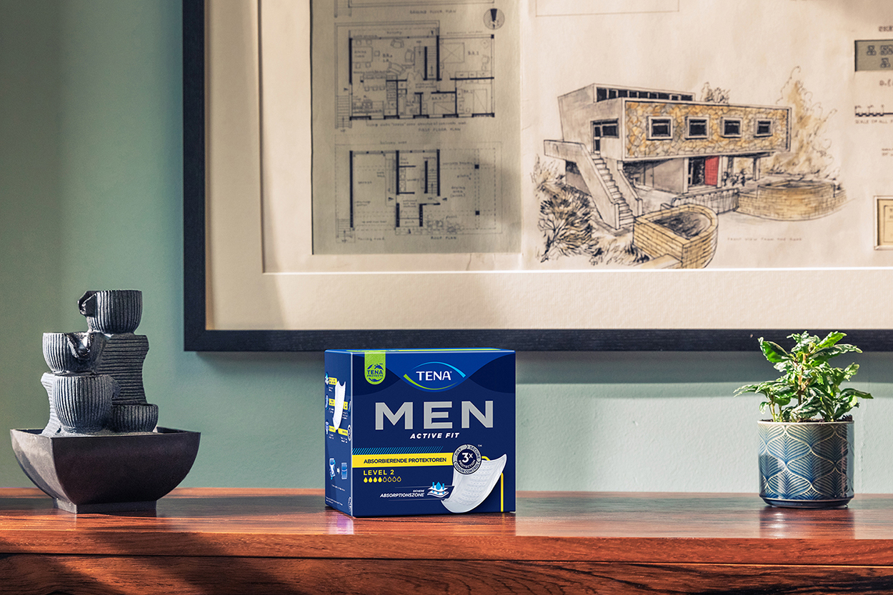 TENA Men bietet ein großes Sortiment diskreter, saugfähiger und komfortabler Produkte für Männer. (Die Bildrechte liegen bei dem Verfasser der Mitteilung.)