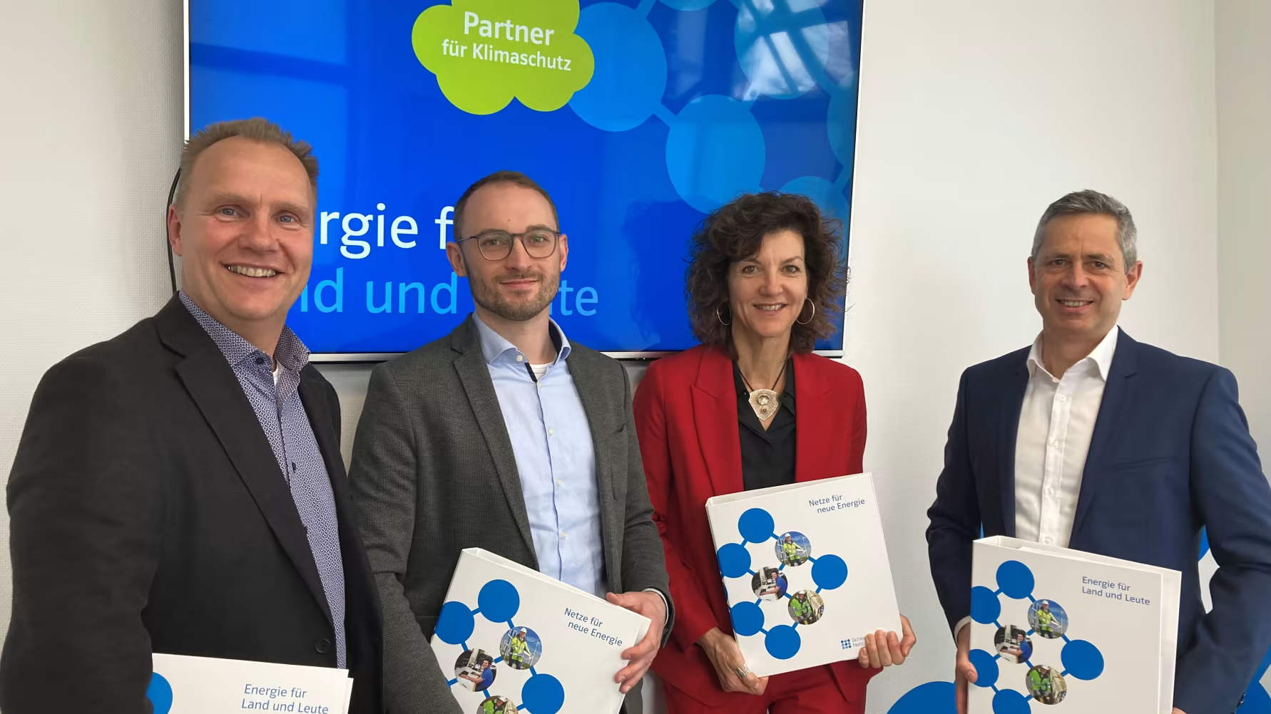 von rechts: Marcus Bumann,  Alexander Bolsmann, Christiane Küchenhoff und Stefan Strobl.
