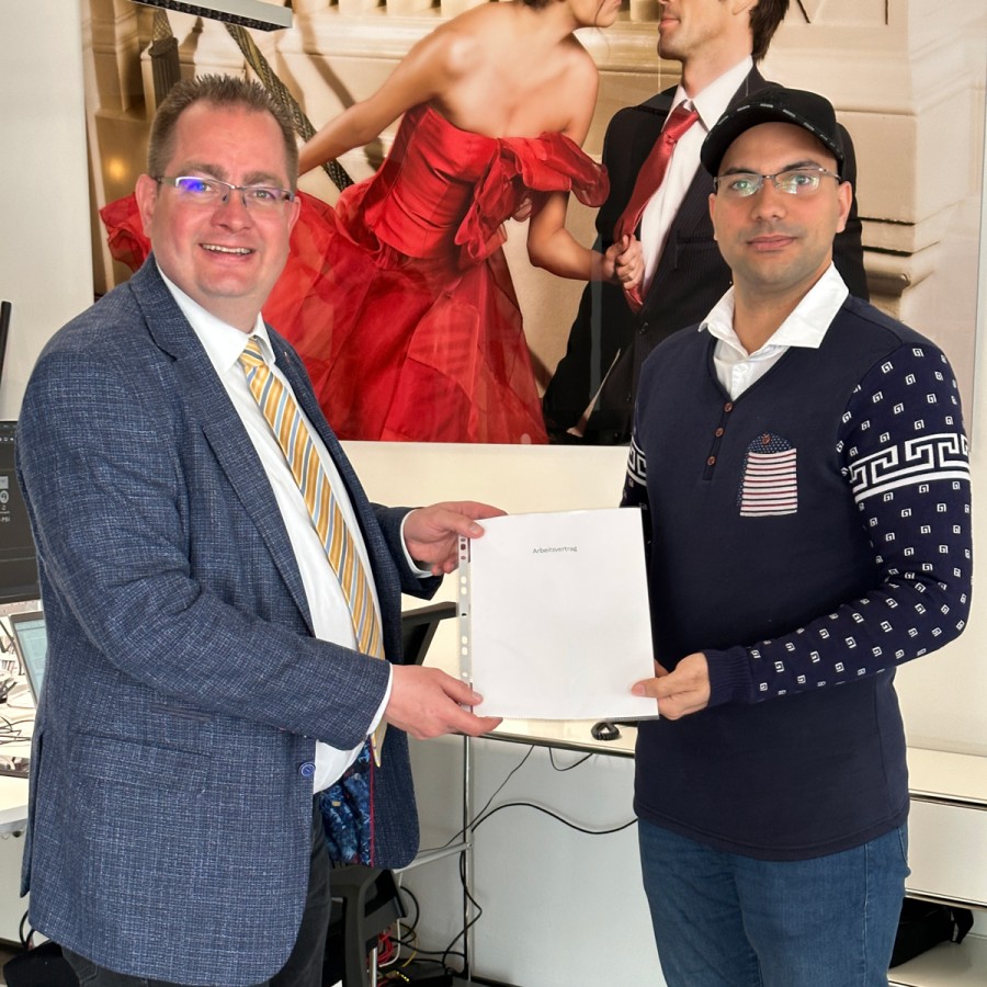 Frank Steinraths MdL besucht Tie Solution GmbH (© Tie Solution GmbH) Frank Steinraths MdL besucht Tie Solution GmbH (© Tie Solution GmbH)