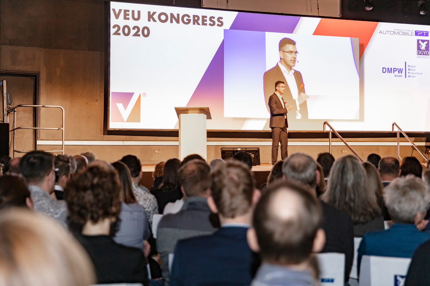 Der diesjährige VEU-Kongress findet in Düsseldorf im Schlösser Quartier Bohème statt (Die Bildrechte liegen bei dem Verfasser der Mitteilung.) Der diesjährige VEU-Kongress findet in Düsseldorf im Schlösser Quartier Bohème statt (Die Bildrechte liegen bei dem Verfasser der Mitteilung.)