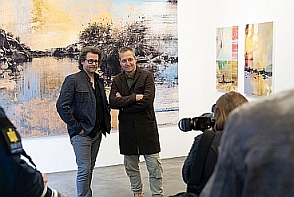 Dirk Geuer und Künstler Dieter Nuhr, Rechte by Geuer Dirk Geuer und Künstler Dieter Nuhr, Rechte by Geuer