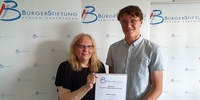 Stipendienfeier: Carmen Lau und Stipendiat Alexander (Foto: BürgerStiftung Region Ahrensburg)
