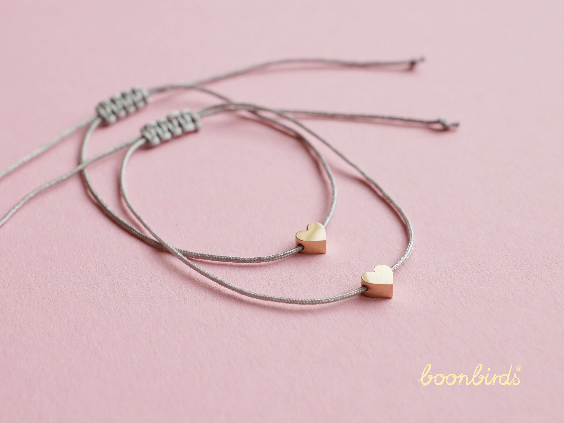 Armbänder mit Herz für gute Freunde sind eine süße Geschenkidee (Die Bildrechte liegen bei dem Verfasser der Mitteilung.)