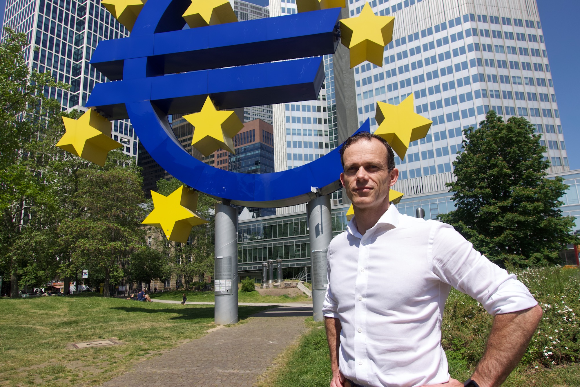 Euro-Skulptur Philippe Theunissen (Die Bildrechte liegen bei dem Verfasser der Mitteilung.) Euro-Skulptur Philippe Theunissen (Die Bildrechte liegen bei dem Verfasser der Mitteilung.)