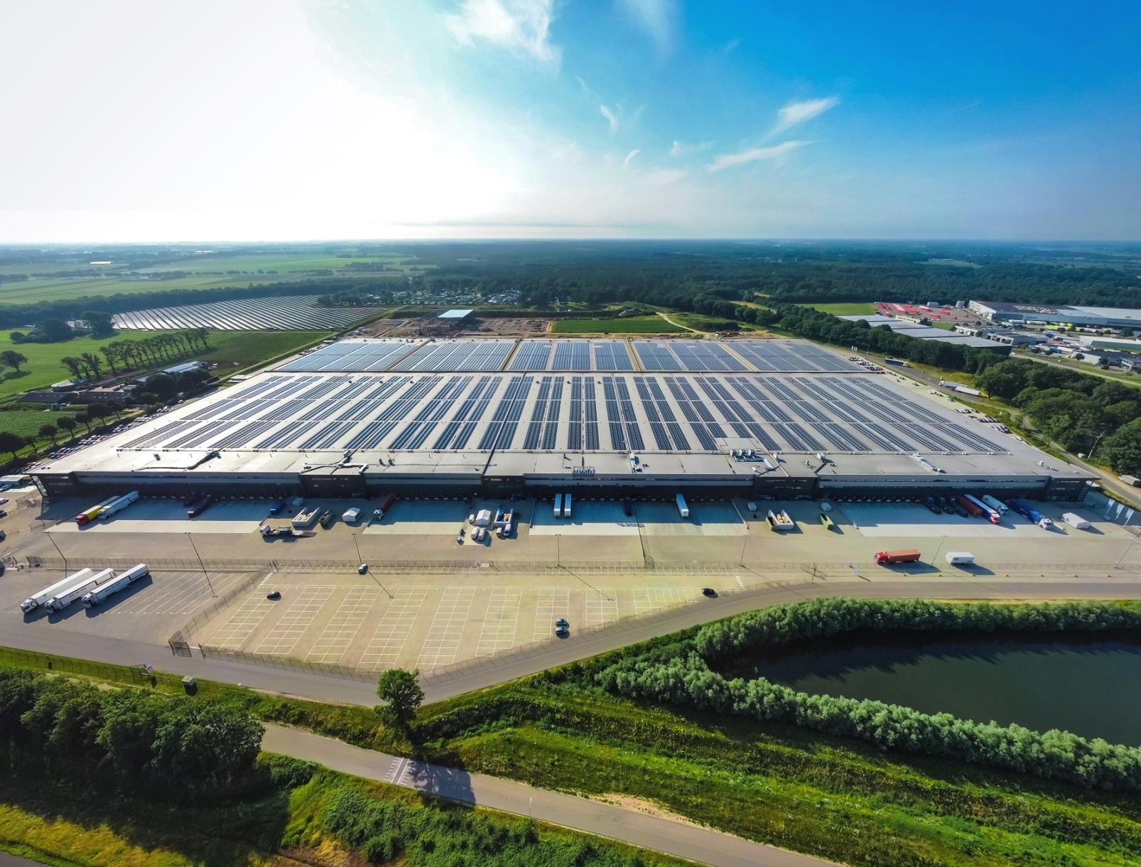 Arvato bezieht seit Anfang 2023 seinen Strom komplett aus erneuerbaren Energien. (Bildquelle: Arvato) Arvato bezieht seit Anfang 2023 seinen Strom komplett aus erneuerbaren Energien. (Bildquelle: Arvato)