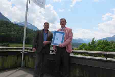 Herr Rainer Wagatha, Prokurist der Creditreform und Vorstand Armin Nowak der Nowak AG Herr Rainer Wagatha, Prokurist der Creditreform und Vorstand Armin Nowak der Nowak AG