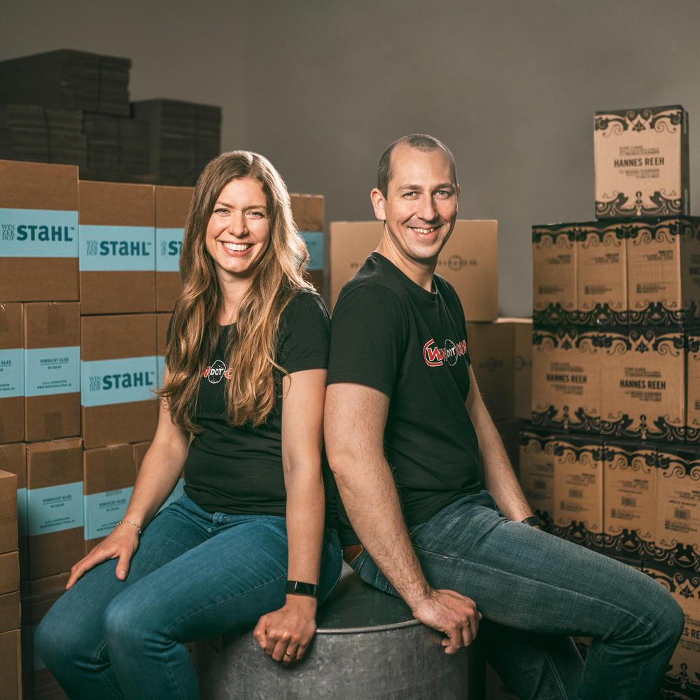 Weindotcom Gründer Florian Janek mit Partnerin Katja (Die Bildrechte liegen bei dem Verfasser der Mitteilung.) Weindotcom Gründer Florian Janek mit Partnerin Katja (Die Bildrechte liegen bei dem Verfasser der Mitteilung.)