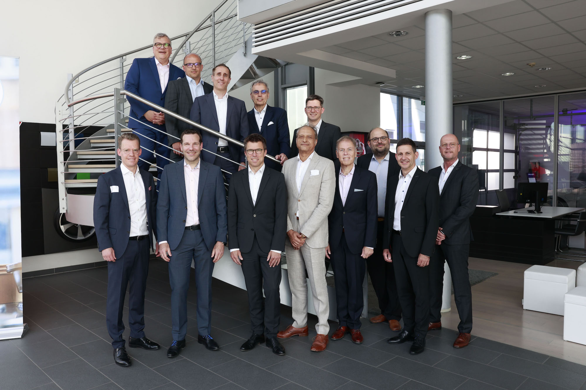 Die Gesellschafter der MOOG Partnerschaftsgesellschaft blickte beim Jubiläumsfest mit Gästen und Mit (Bildquelle: MOOG Partnerschaftsgesellschaft) Die Gesellschafter der MOOG Partnerschaftsgesellschaft blickte beim Jubiläumsfest mit Gästen und Mit (Bildquelle: MOOG Partnerschaftsgesellschaft)