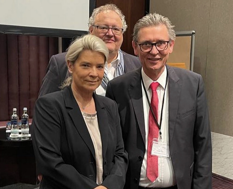 v.l.n.r. Simone Borchardt, MdB; Matthias Jochmann, PKG; Dr. Rüdiger Söder, Präsident PKG (Bildquelle: Stefan Elmshäuser)