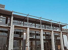 Arkadengebäude, Rechte bei Factory Campus Arkadengebäude, Rechte bei Factory Campus