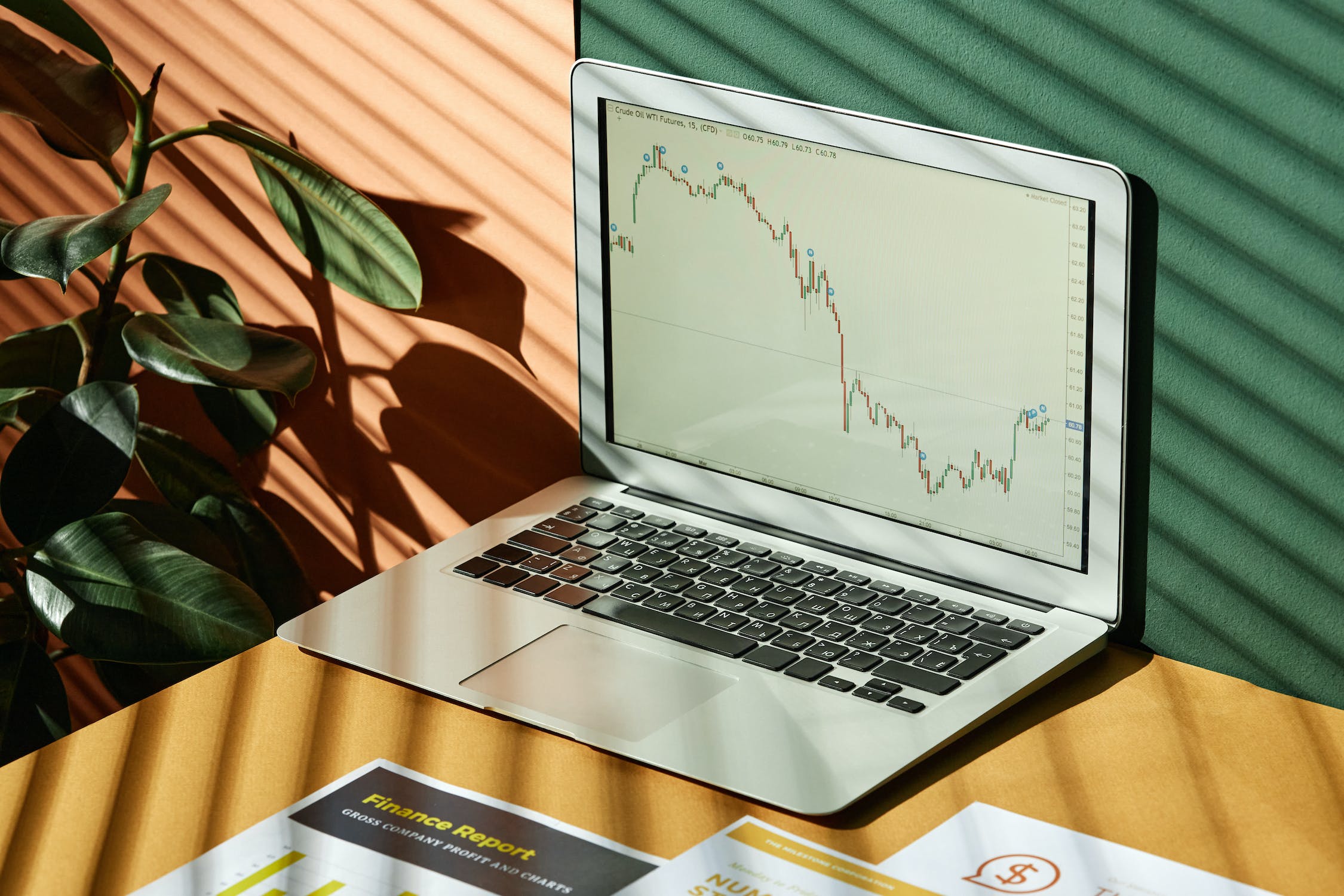 Laptop mit Börsenchart (Bildquelle: @pexels) Laptop mit Börsenchart (Bildquelle: @pexels)