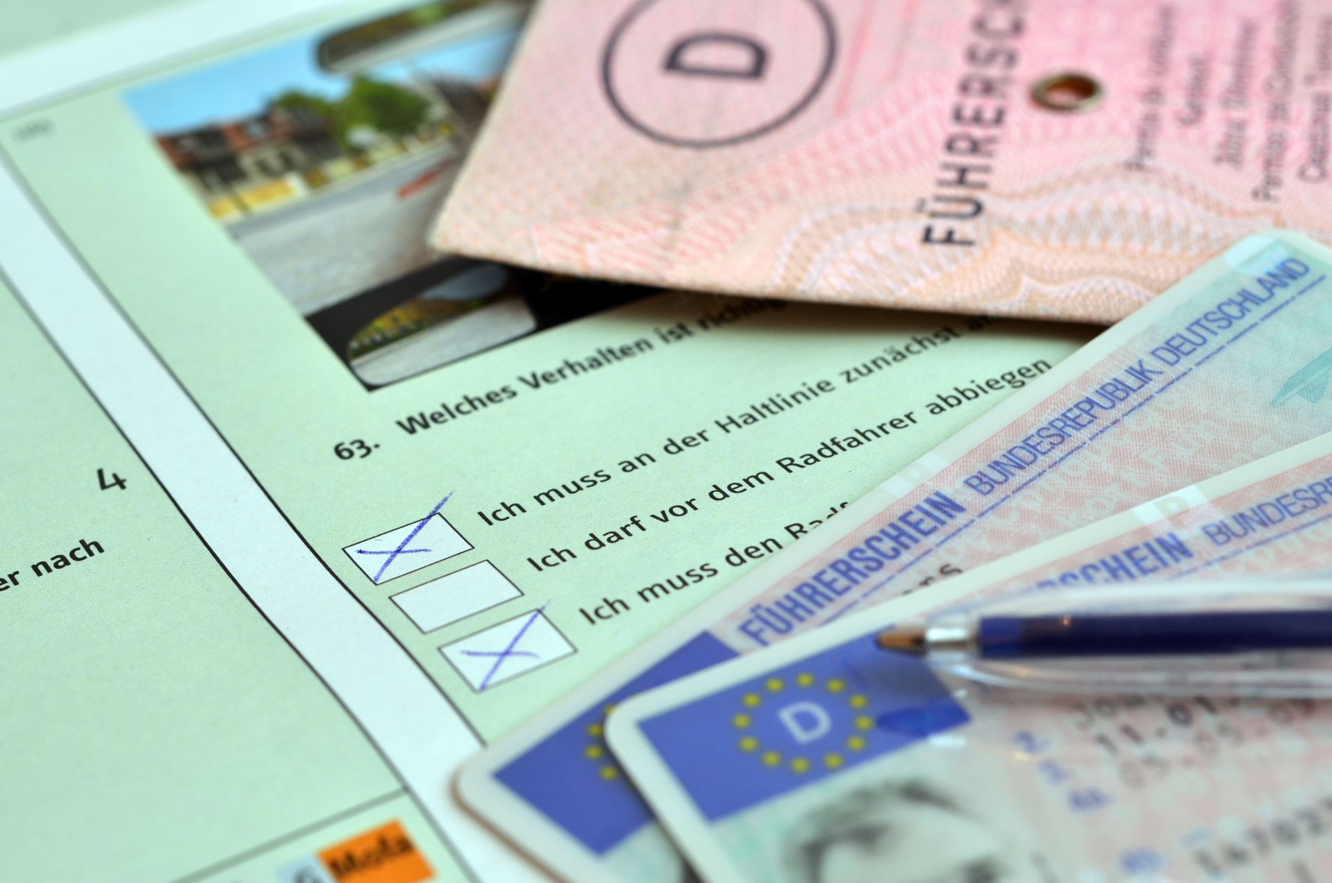 Neue Fuehrerscheinrichtlinie fordert Auffrischpruefung Ferienfahrschule Duru Neue Fuehrerscheinrichtlinie fordert Auffrischpruefung Ferienfahrschule Duru