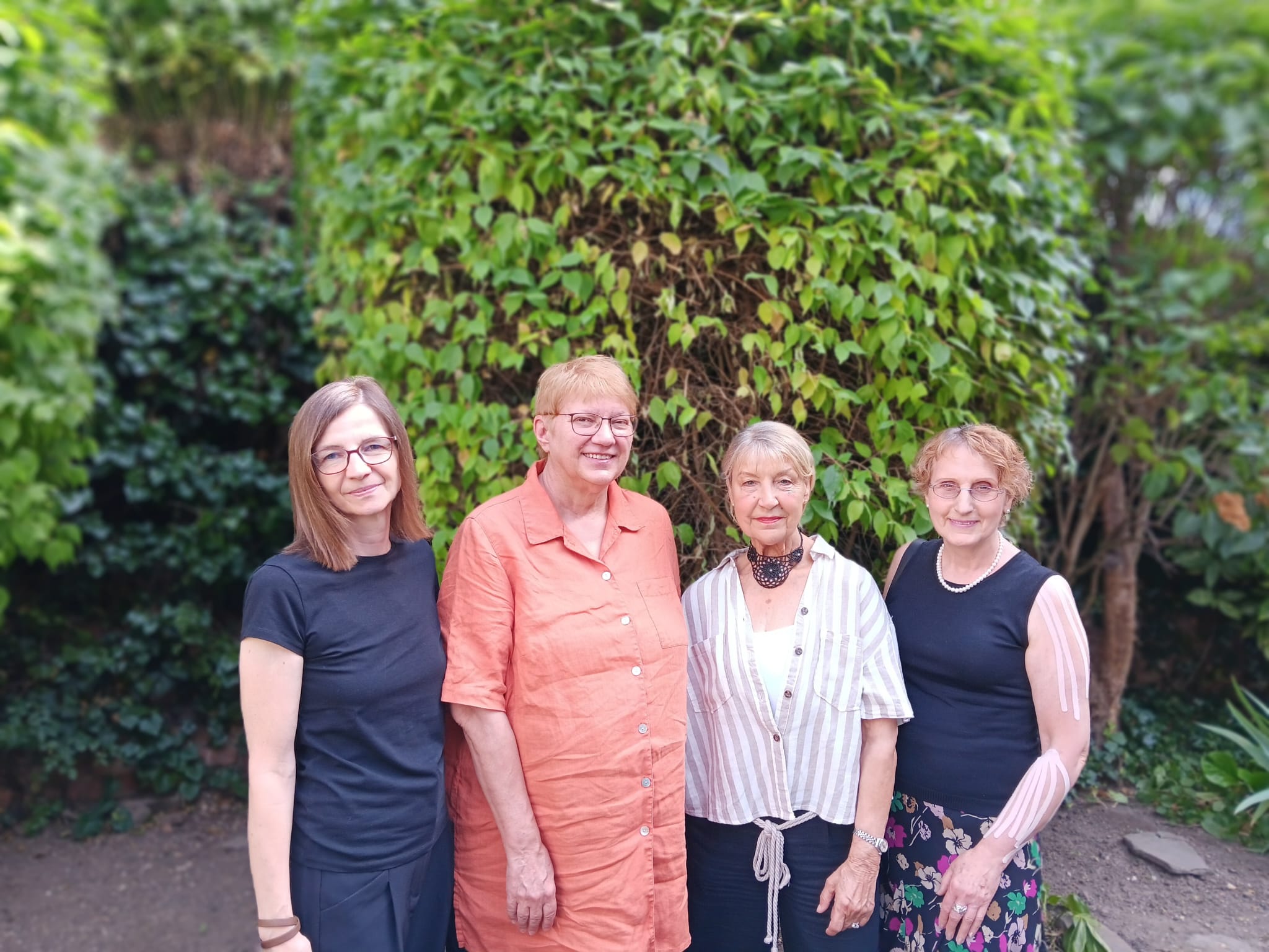 v.l.n.r.: Sonja Graeser, Doris Lenz, Karin Annette Dick, Hedy Kerek-Bodden (Die Bildrechte liegen bei dem Verfasser der Mitteilung.) v.l.n.r.: Sonja Graeser, Doris Lenz, Karin Annette Dick, Hedy Kerek-Bodden (Die Bildrechte liegen bei dem Verfasser der Mitteilung.)