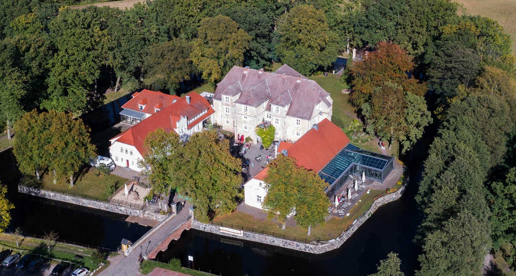 Das Wasserschloss Mellenthin im Usedomer Achterland Das Wasserschloss Mellenthin im Usedomer Achterland
