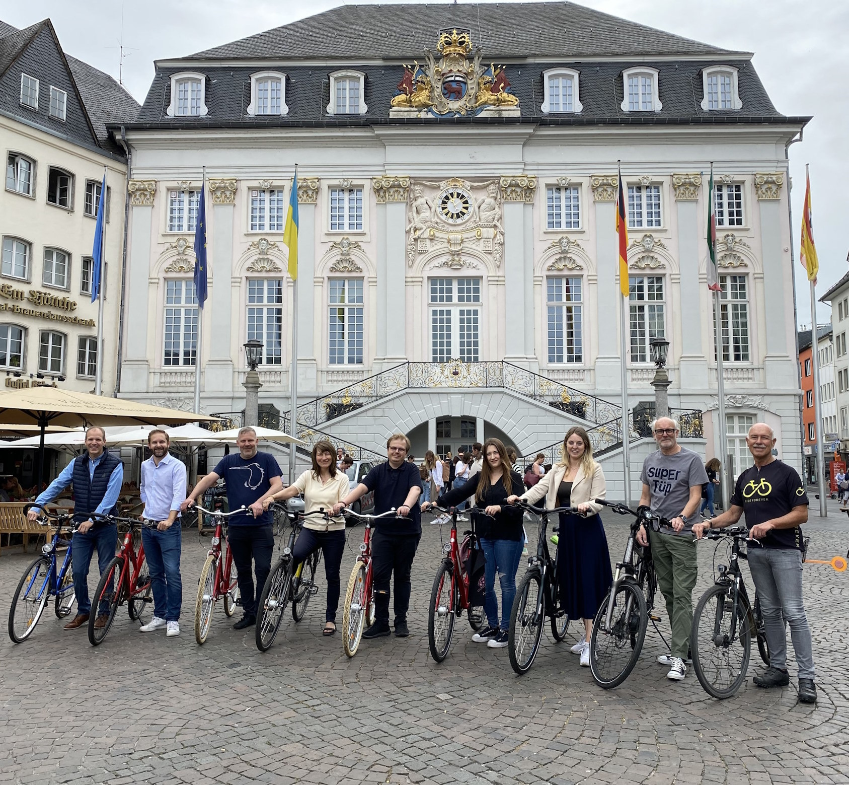Vertreter*innen der Hotelkooperation und des ADFC Bonn/Rhein-Sieg Vertreter*innen der Hotelkooperation und des ADFC Bonn/Rhein-Sieg