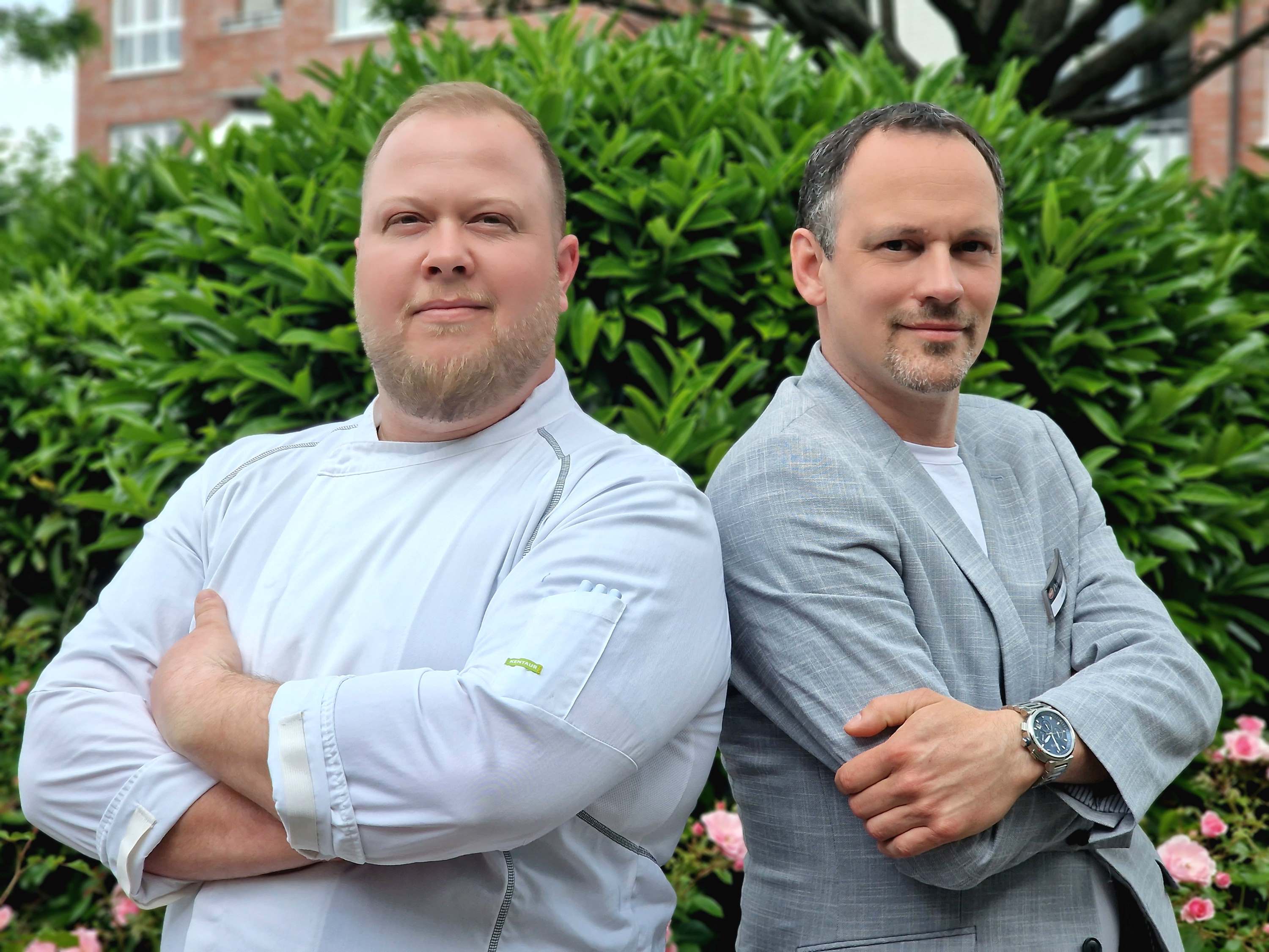 Küchenchef Maximilian Meißund Food& Beverage Manager Markus Raven (Bildquelle: Jane Uhlig PR Pressebüro) Küchenchef Maximilian Meißund Food& Beverage Manager Markus Raven (Bildquelle: Jane Uhlig PR Pressebüro)