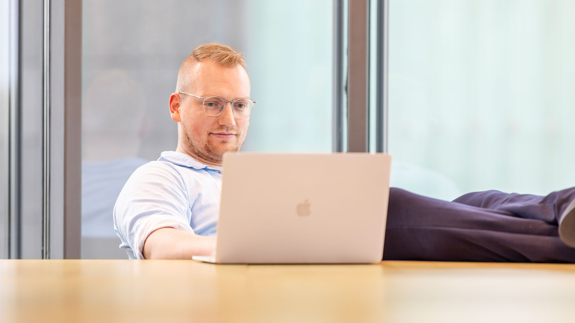 Florian Lenz bietet die Möglichkeit, Unternehmensprozesse durch eine Cloud-Migration zu optimieren (Die Bildrechte liegen bei dem Verfasser der Mitteilung.) Florian Lenz bietet die Möglichkeit, Unternehmensprozesse durch eine Cloud-Migration zu optimieren (Die Bildrechte liegen bei dem Verfasser der Mitteilung.)
