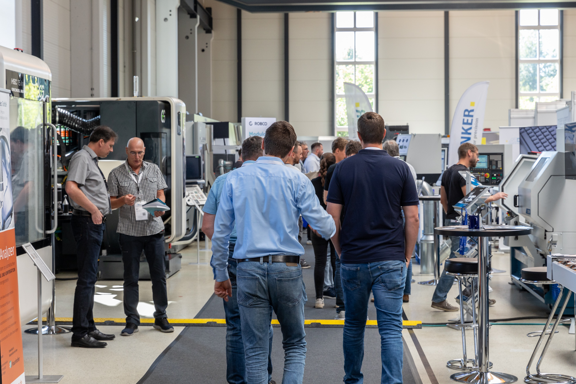 Einen neuen Besucherrekord verzeichnete die Fachausstellung Metallbearbeitung FaMeta in Olching (Bildquelle: CNC Outlet Center GmbH, Olching) Einen neuen Besucherrekord verzeichnete die Fachausstellung Metallbearbeitung FaMeta in Olching (Bildquelle: CNC Outlet Center GmbH, Olching)