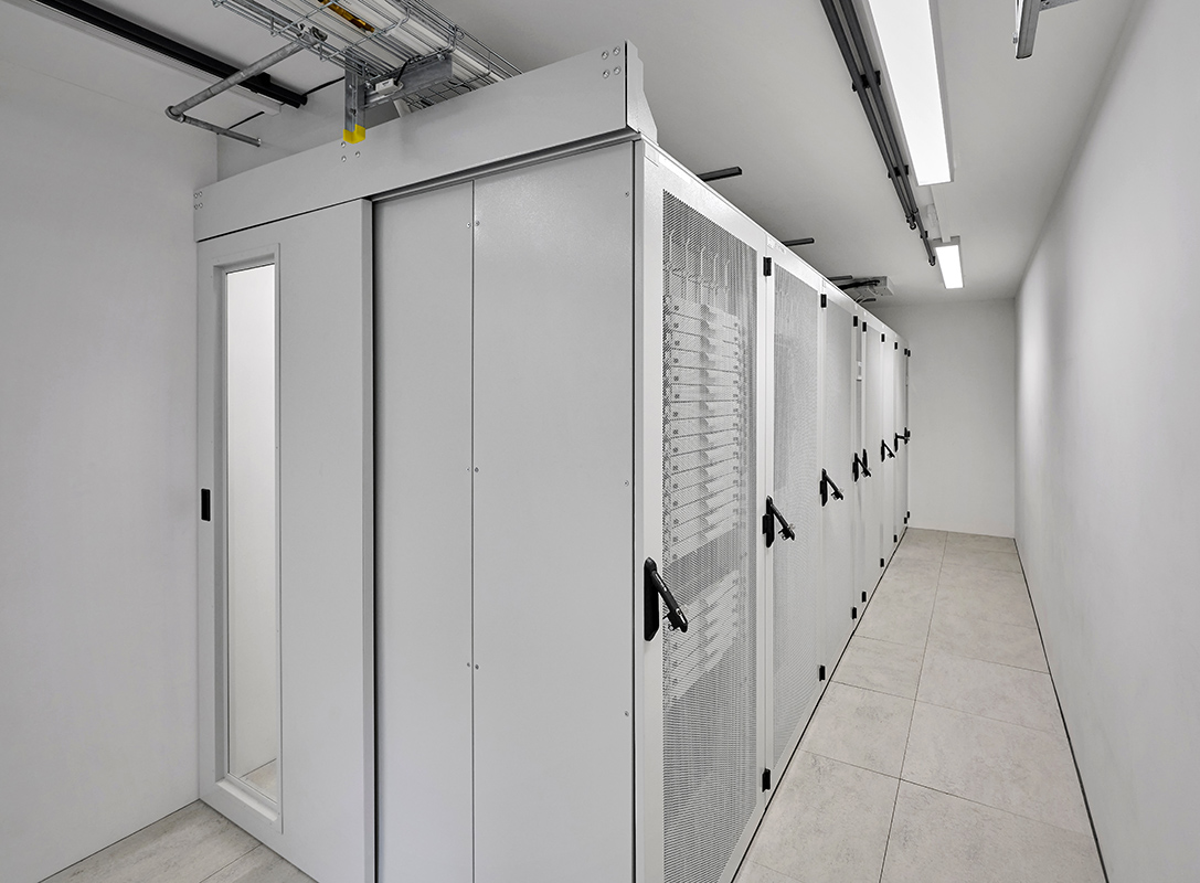 Jedes der beiden iQdata Container-Module hat eine Anschlussleistung von 30 kW. (Die Bildrechte liegen bei dem Verfasser der Mitteilung.) Jedes der beiden iQdata Container-Module hat eine Anschlussleistung von 30 kW. (Die Bildrechte liegen bei dem Verfasser der Mitteilung.)