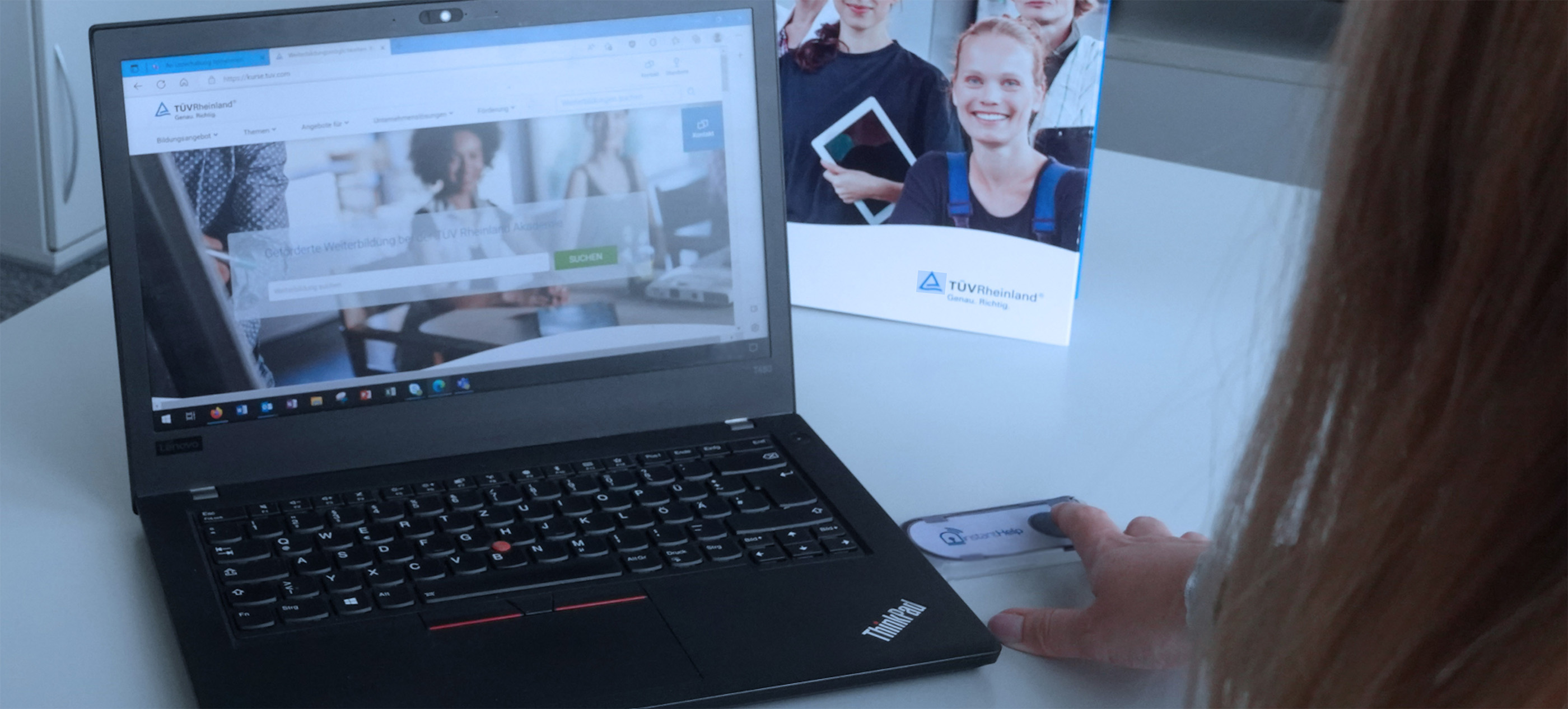 Symbolbild: Das Notfallmeldesystem der InstantHelp GmbH im Einsatz für die TÜV Rheinland Akademie