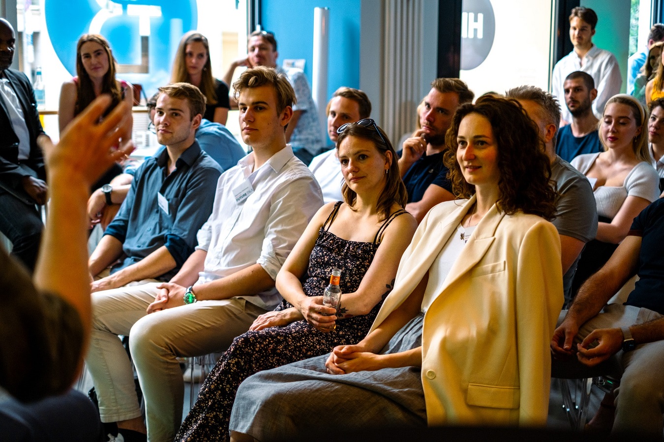 BETTERTRUST eröffnet Showroom und startet neues Veranstaltungsformat FUTURETALK BETTERTRUST eröffnet Showroom und startet neues Veranstaltungsformat FUTURETALK
