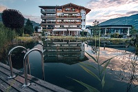 Außenansicht im Spätsommer (Held Hotel & Spa)