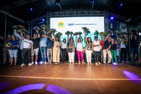 Ehrung von langjährigen GEZE-Mitarbeitern am Mitarbeiterfest zum 160-jährigen Jubiläum. (Bildquelle: GEZE GmbH)