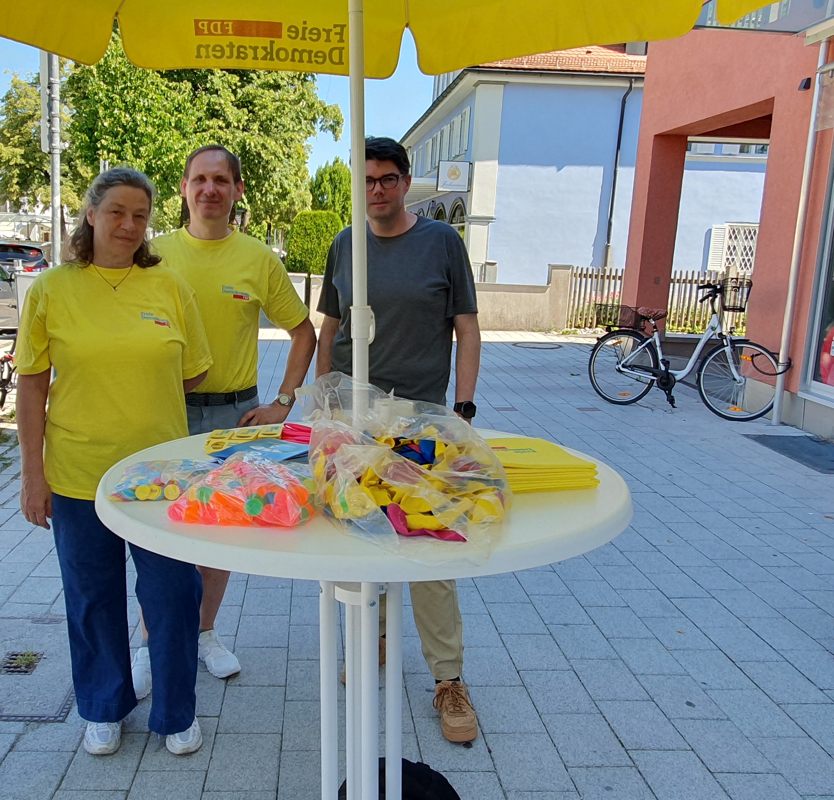 Der Sommer-Talk in Haar mit Bezirksrätin Gabriela Berg (links) stieß auf breites Interesse.