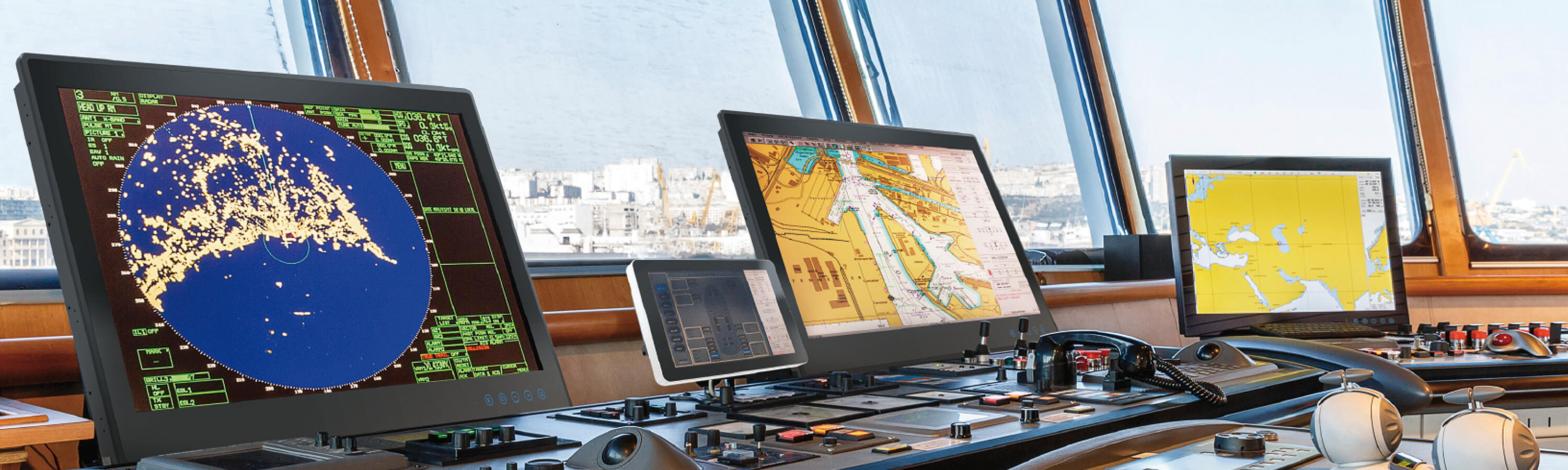 Ultrarobuste Qualität ist Grundvoraussetzung für jede noch so kleine Komponente maritimer IT-Hardware. Ultrarobuste Qualität ist Grundvoraussetzung für jede noch so kleine Komponente maritimer IT-Hardware.