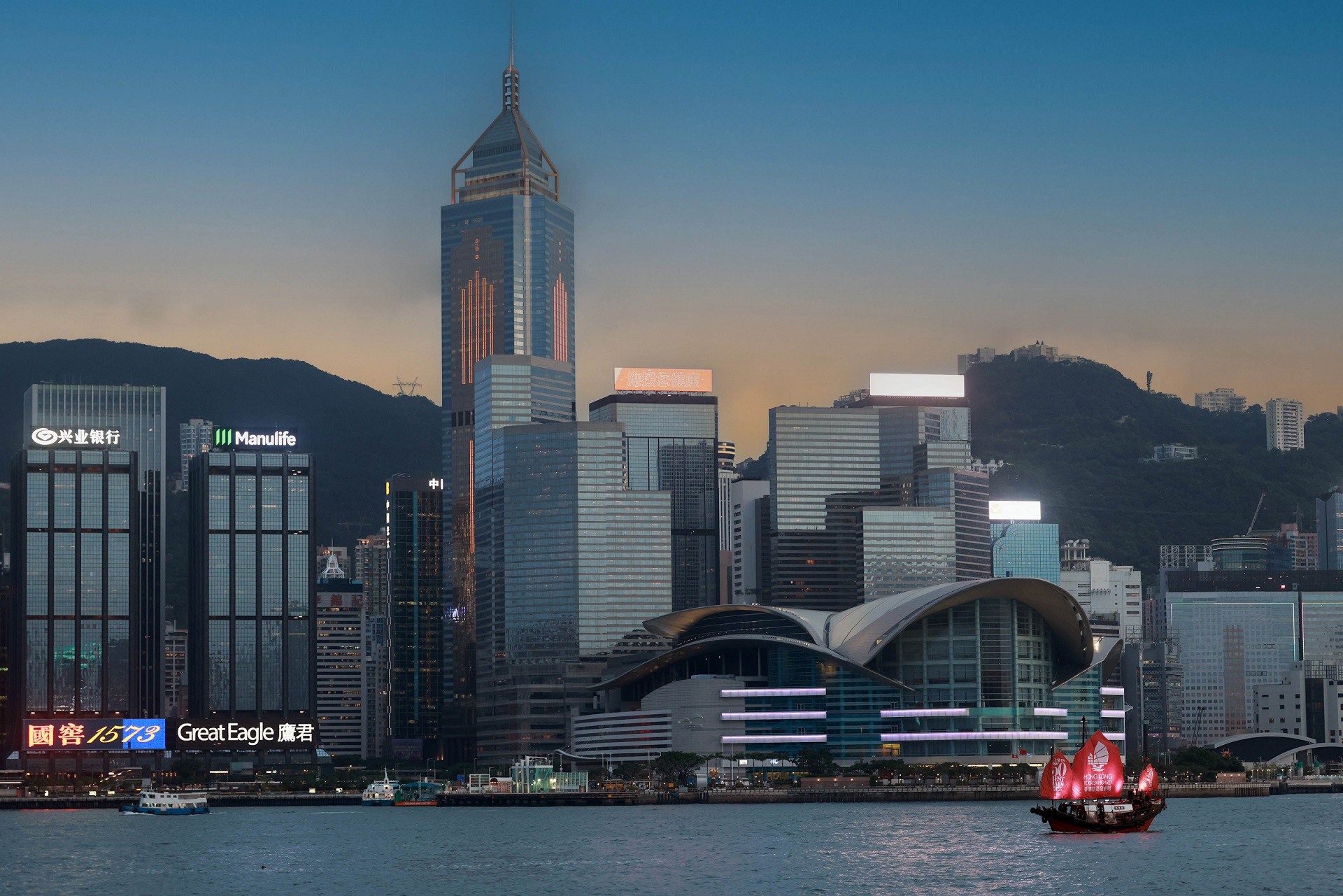 Hongkongs Skyline (Die Bildrechte liegen bei dem Verfasser der Mitteilung.)