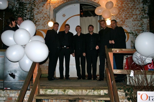 A-Cappella-Ensemble Choirblax singt auf deutsch-portugiesischer Hochzeit