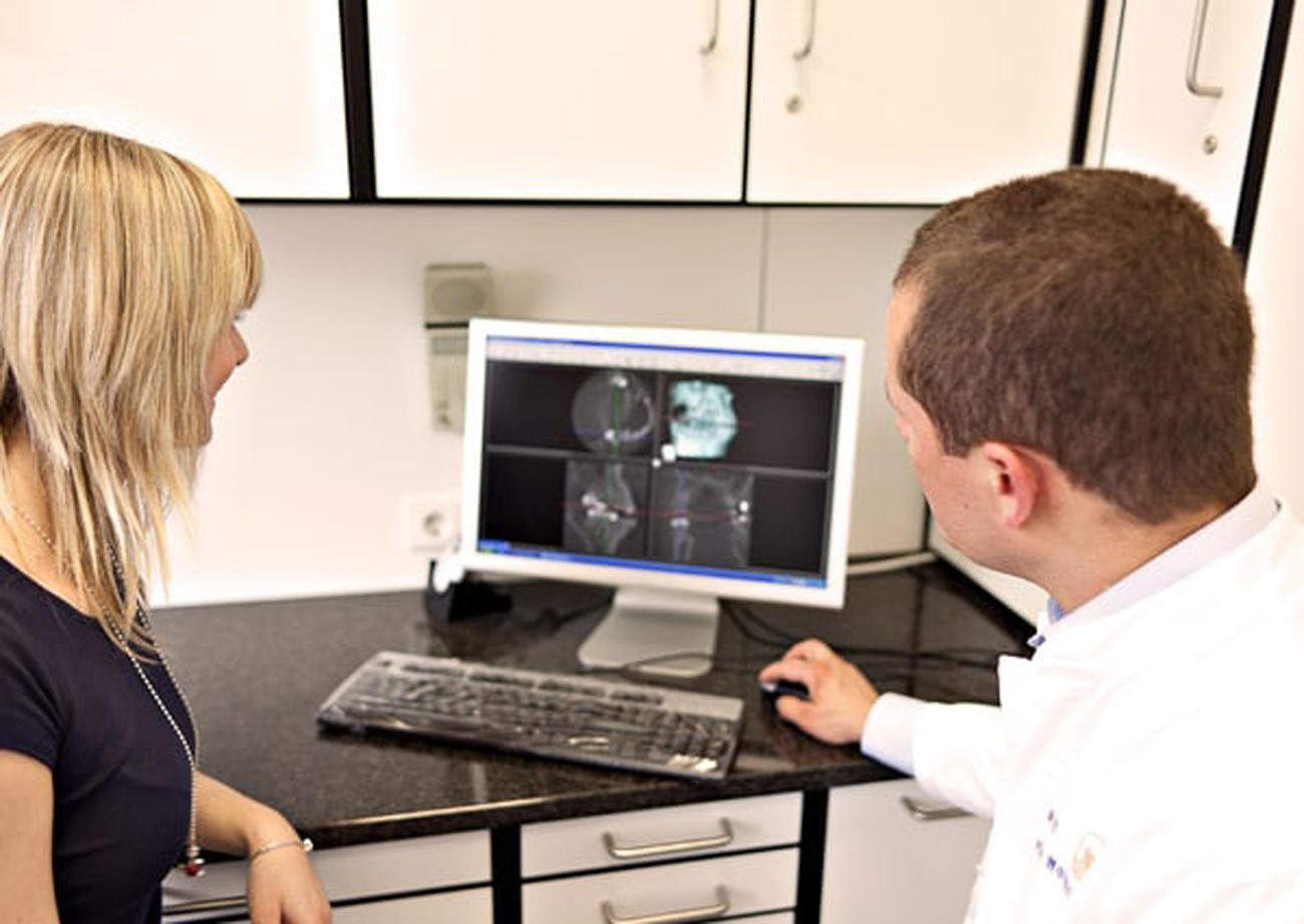 3D Implantatplanung 3D Implantatplanung