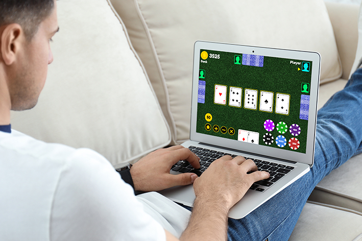 Hobbyspieler oder Pokerprofi? (Bildquelle: New Africa/stock.adobe.com)