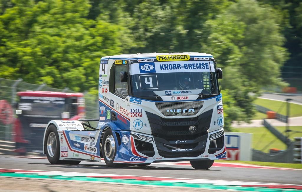 Jochen Hahns Diesel-Renntruck auf der Piste: (Bildquelle:©Team Hahn Racing) Jochen Hahns Diesel-Renntruck auf der Piste: (Bildquelle:©Team Hahn Racing)