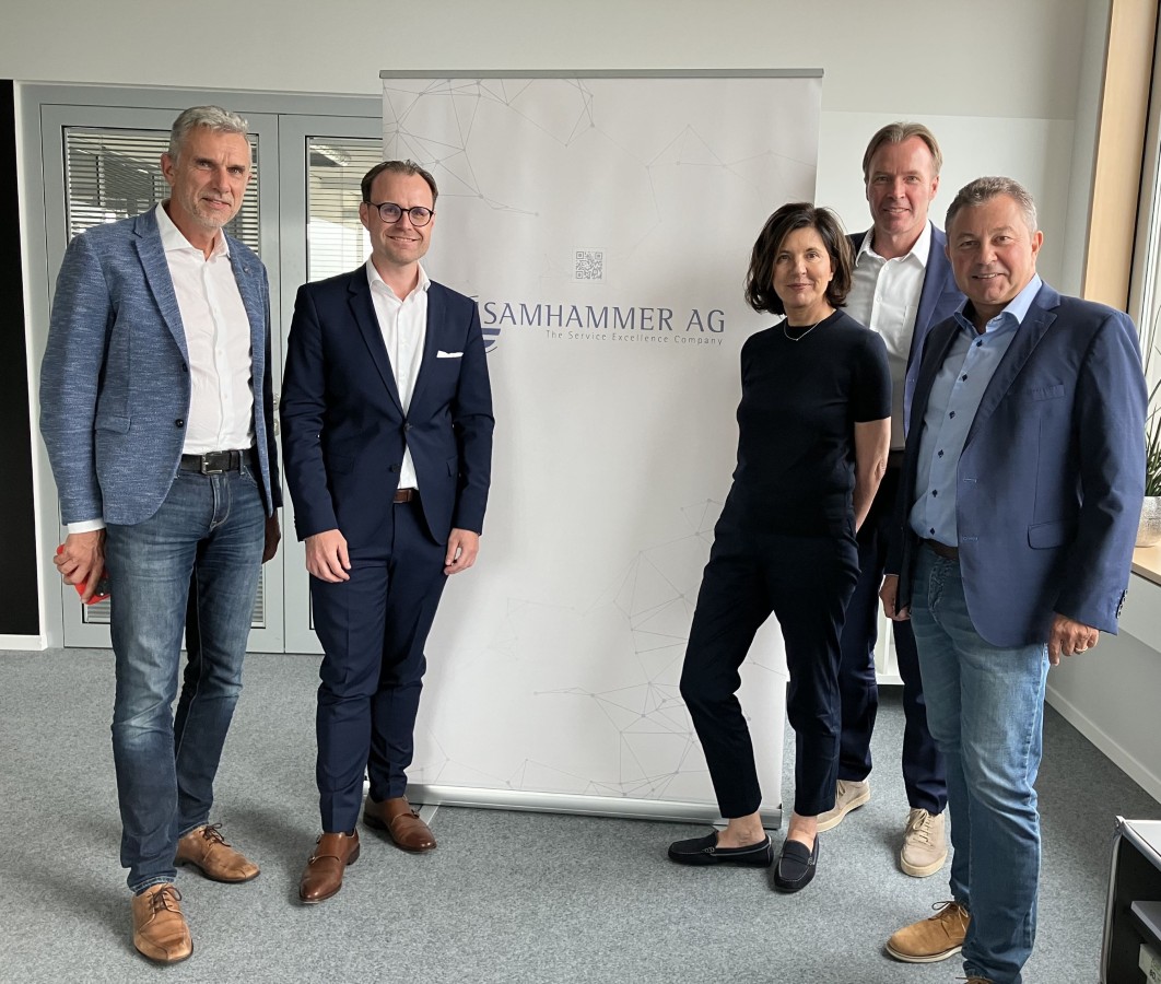 Thomas Hellerich (l), Dr. Philipp V. Ramin(l), Annemarie Zink-Kunnert(r), Ralf Greis (r) Thomas Schreiner (r) @Samhammer AG Thomas Hellerich (l), Dr. Philipp V. Ramin(l), Annemarie Zink-Kunnert(r), Ralf Greis (r) Thomas Schreiner (r) @Samhammer AG