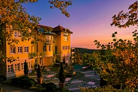 Der Angerhof bei Sonnenuntergang (Angerhof)