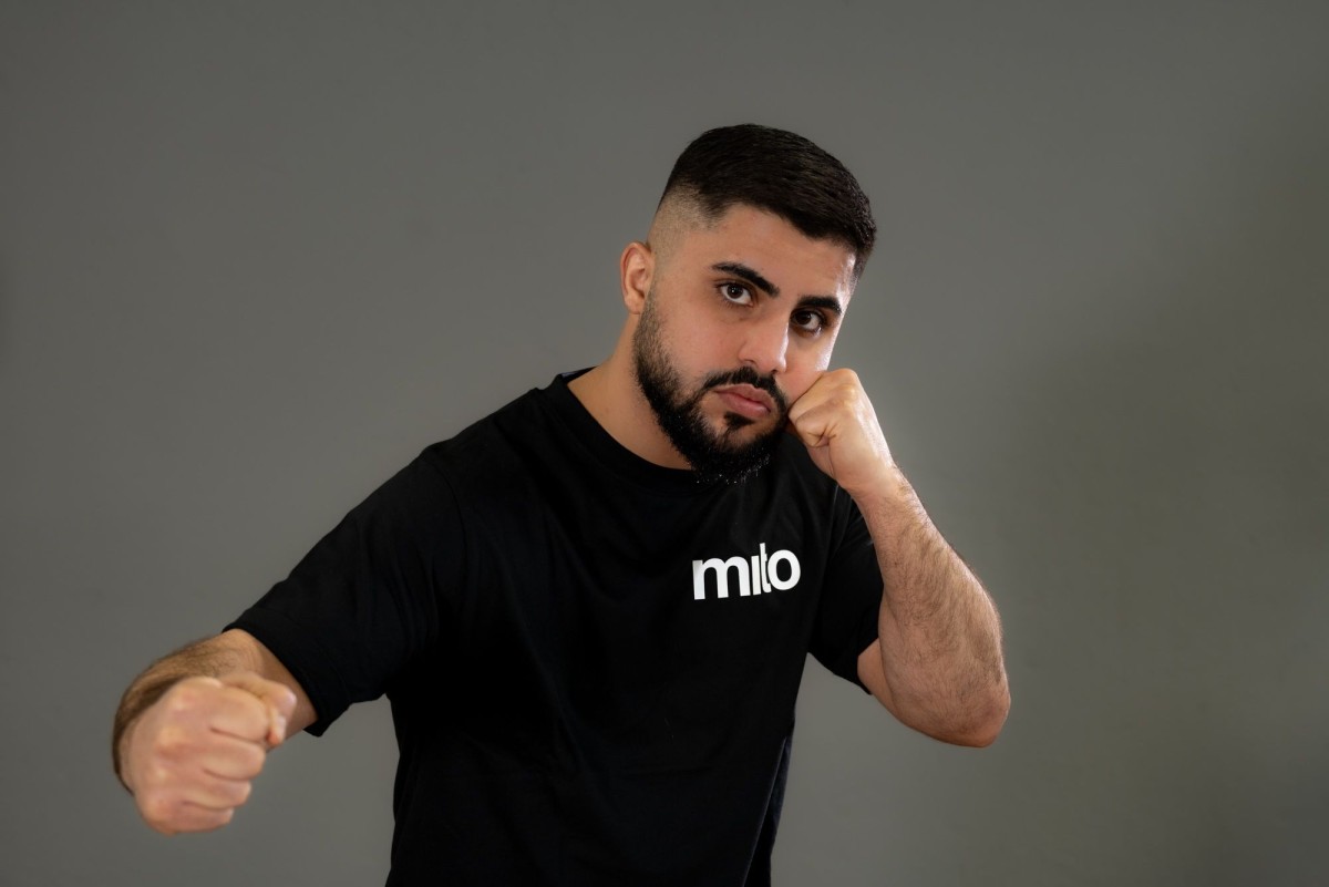 Kickbox-Weltmeister Oscar Plasene vertraut auf Supplementierung für Leistung und Regeneration (© MITOcare GmbH & Co KG) Kickbox-Weltmeister Oscar Plasene vertraut auf Supplementierung für Leistung und Regeneration (© MITOcare GmbH & Co KG)