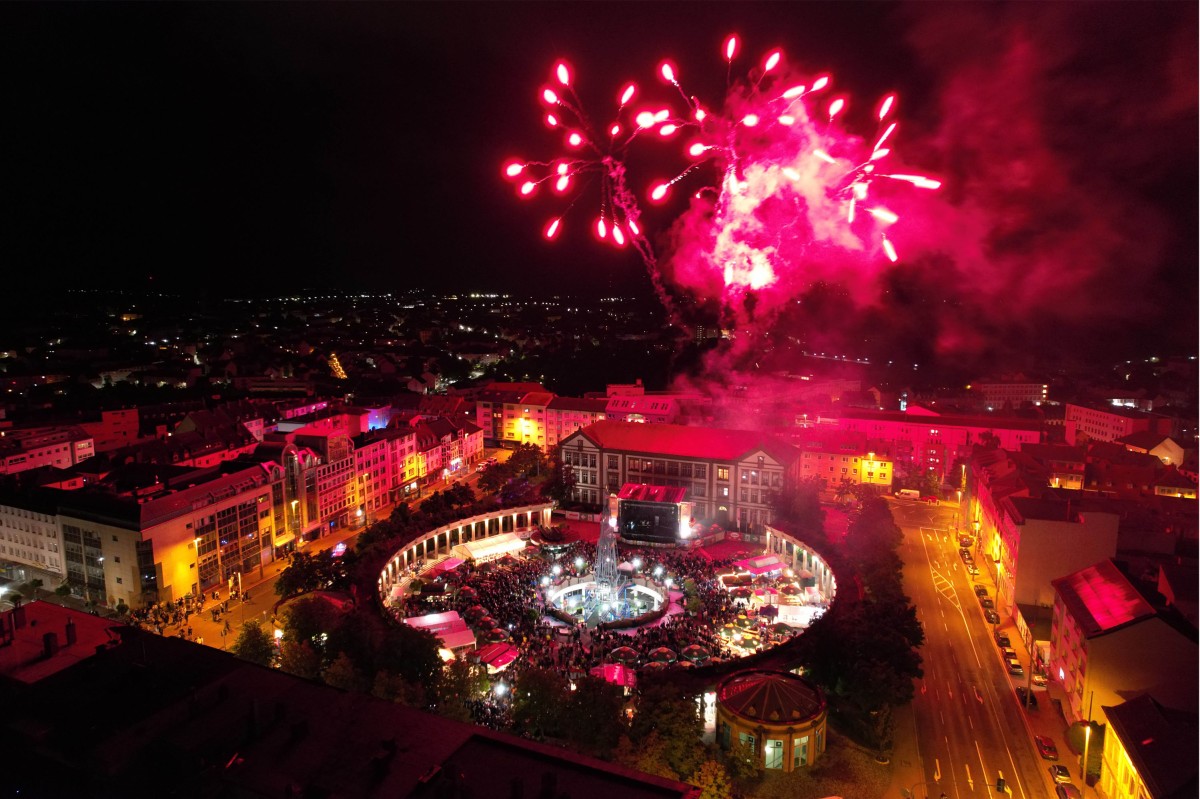 Impression SchlabbeflickerFestival Pirmasens: Feuerwerk über dem 