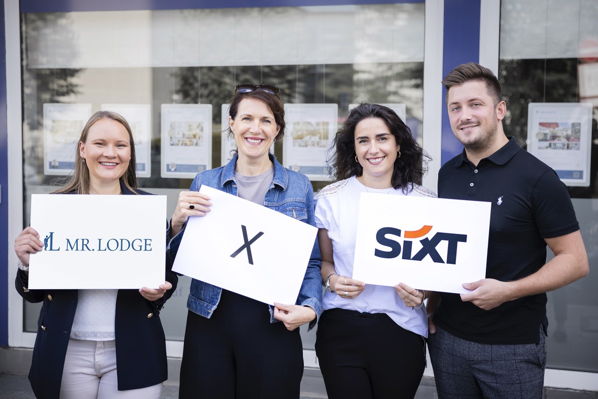v. l. n. r.: Lisa Hessner, Angela Reipschläger, Doris Palmiero, Felix Hensel, alle Mr. Lodge (© Mr. Lodge GmbH)