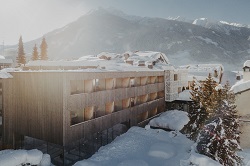 Das Hotel im winterlichem Glanz (c) Anna Fichtner (Hotel Hinteregger)