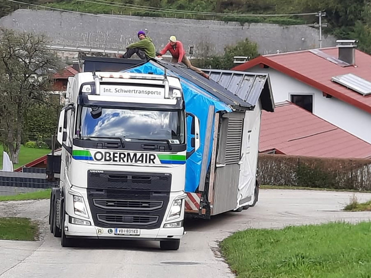 Obermair Transporte - Ihr Experte für Schwertransporte, Sondertransporte und Arbeitsbühnen Vermietung