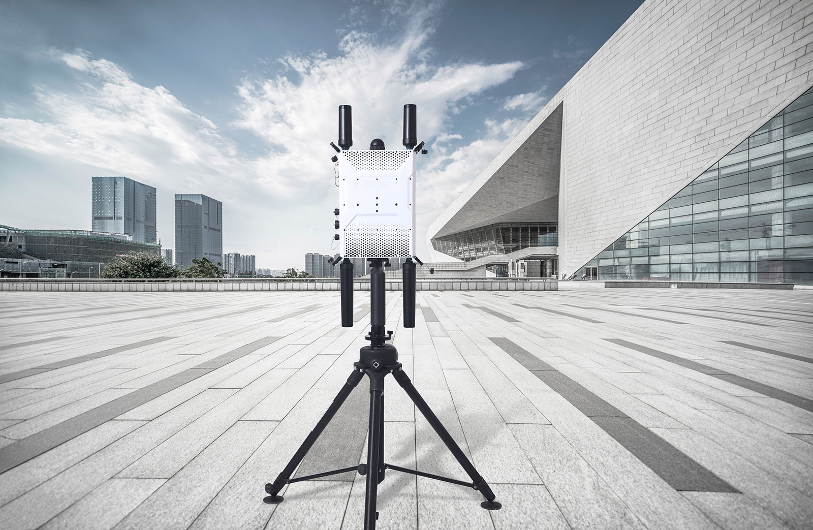 Perimeterschutz auch in der Luft: SecuriDrone Fortress von Securiton erhält ein Upgrade. (Bildquelle: Securiton Deutschland)